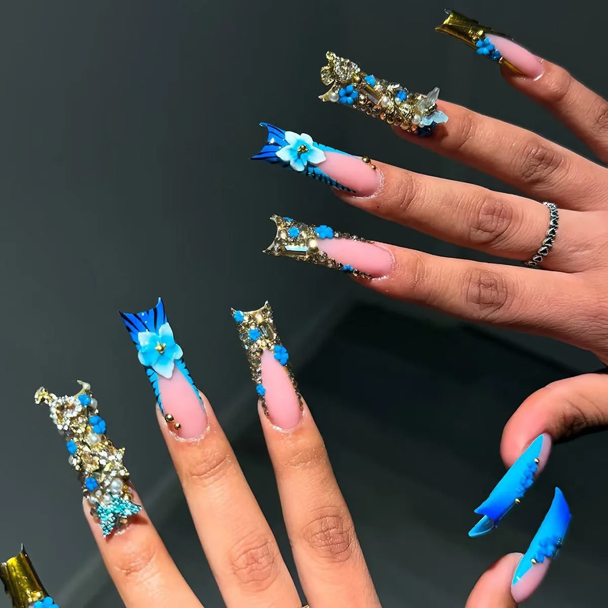 24Pcs Rhinestones Press on Nails Art Datachable Glitter French Acrylic Nails Tip Flower Long Square Fake Nail Pink False Nails