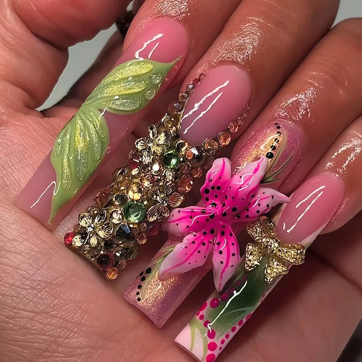 24Pcs Rhinestones Press on Nails Art Datachable Glitter French Acrylic Nails Tip Flower Long Square Fake Nail Pink False Nails