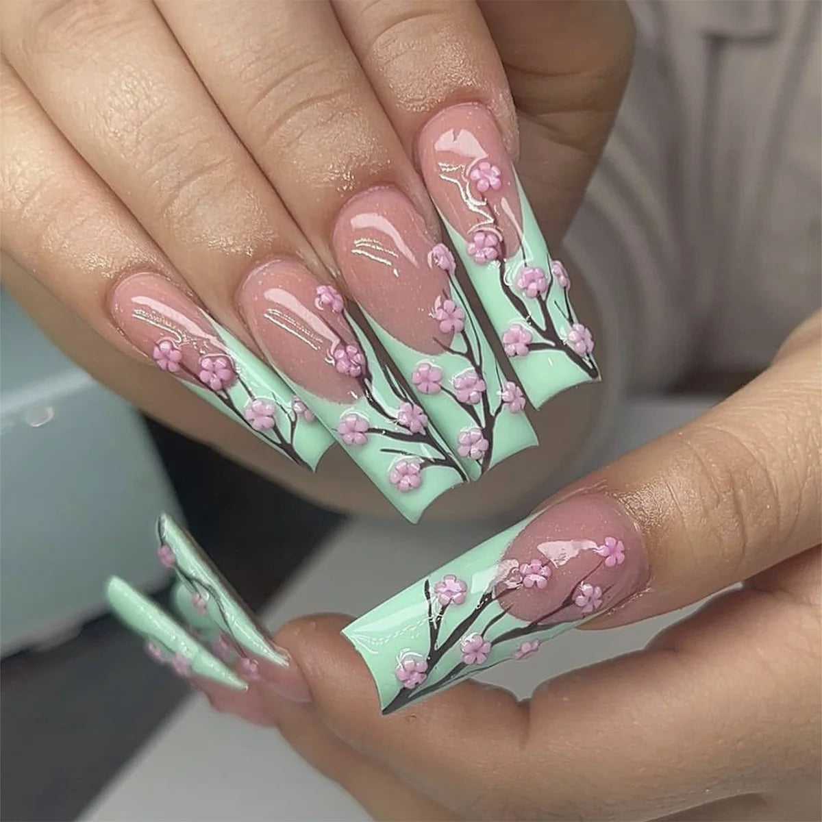 24Pcs Rhinestones Press on Nails Art Datachable Glitter French Acrylic Nails Tip Flower Long Square Fake Nail Pink False Nails