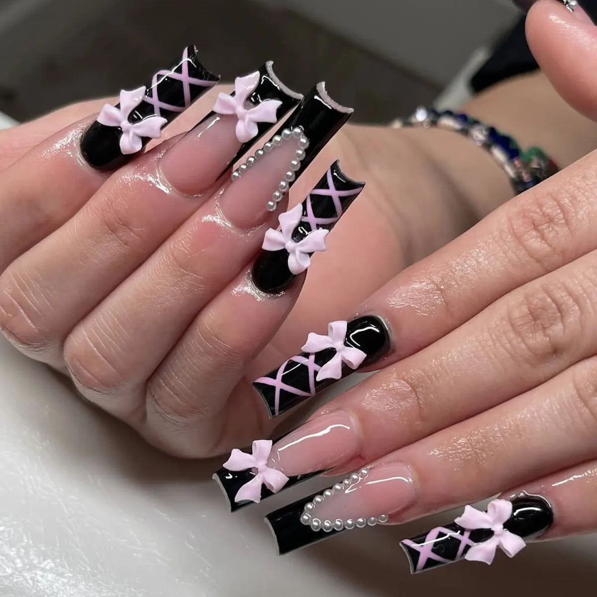 24Pcs Rhinestones Press on Nails Art Datachable Glitter French Acrylic Nails Tip Flower Long Square Fake Nail Pink False Nails